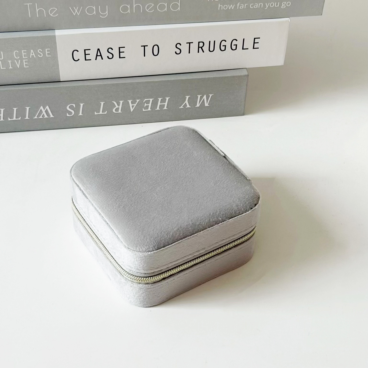 V888-ELOSUNG15439-213743-00 2PCS Gray Portable Travel Jewelry Box with Mirror and Compartments - Image 1