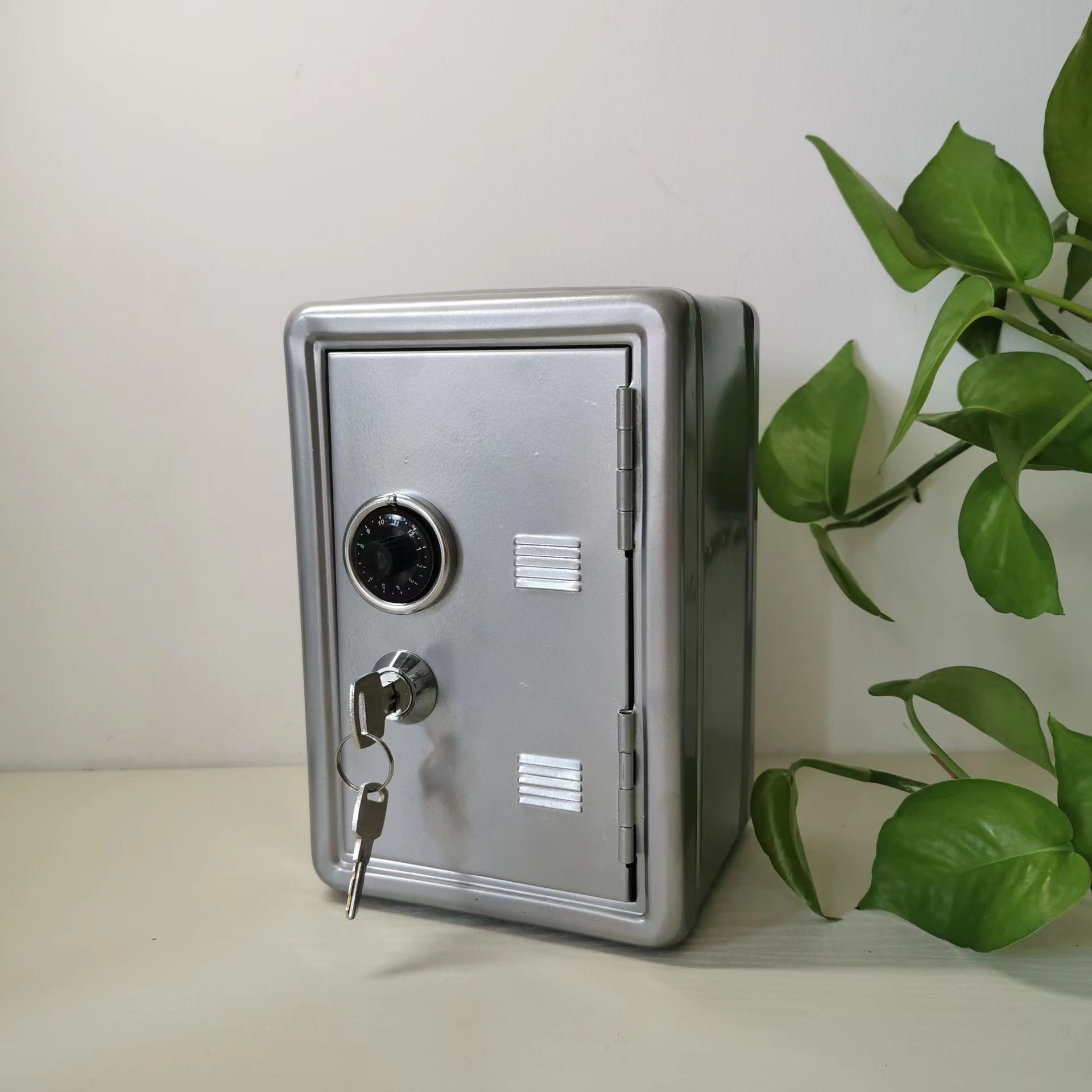 V888-ELOSUNG16372-215923-00 Silver Mini Metal Safe Box with Combination Lock and Key - Compact Security Storage - Image 1