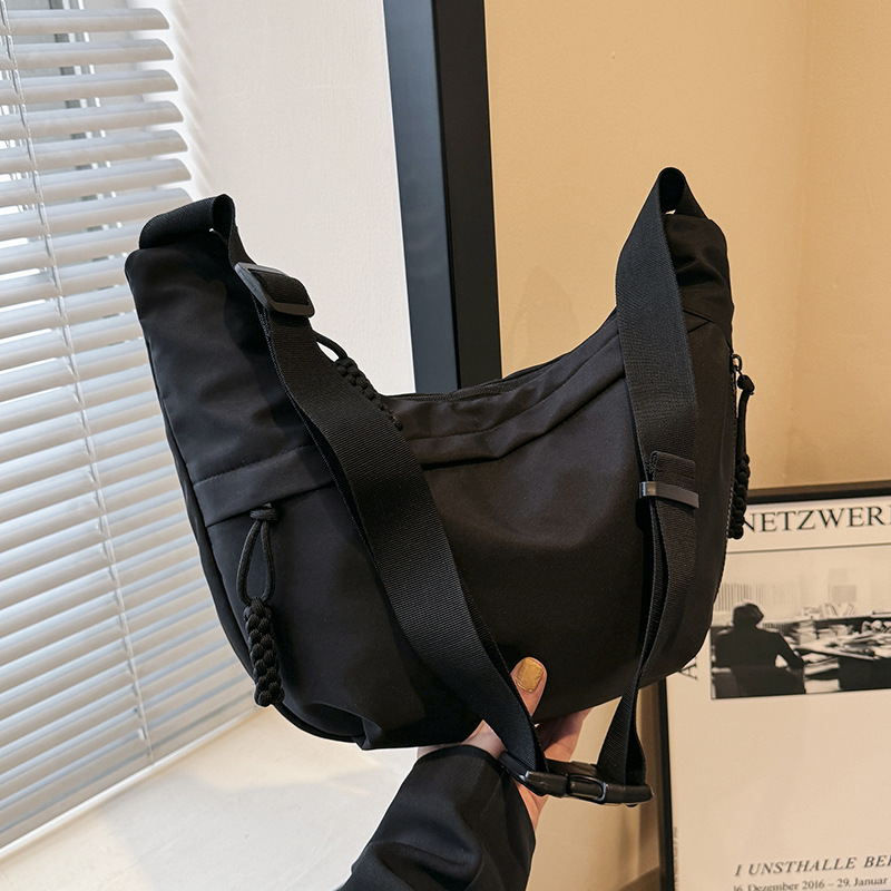 V888-ELOSUNG16571-216609-00 Black Stylish Olive Green Crossbody Bag with Adjustable Strap - Comfortable and Practical - Image 1