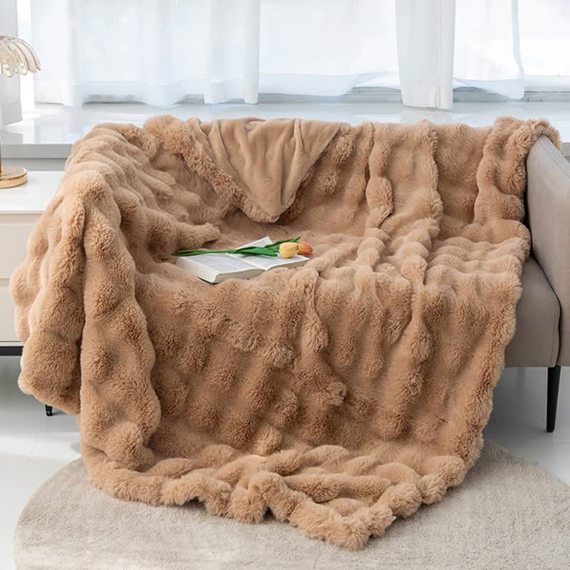 V888-ELOSUNG18030-225808-00 Coffee 70*100cm Plush Toscana Throw Blanket - Soft Flannel Fleece for All Seasons, Perfect for Couch & Bed - Image 1