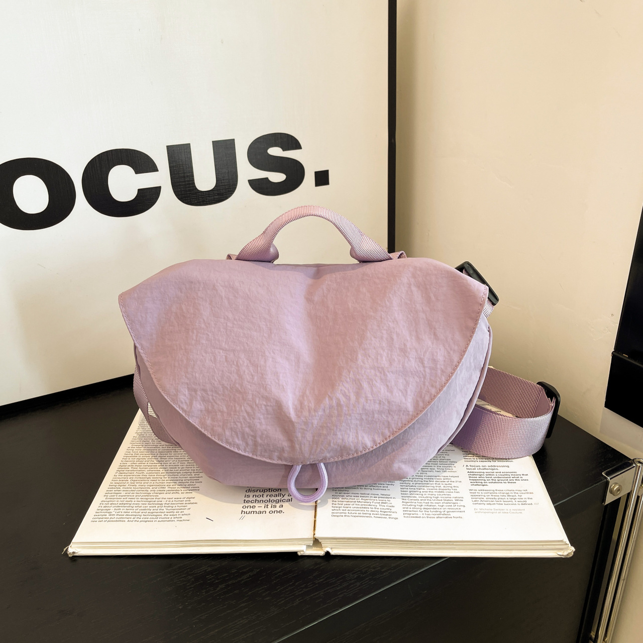 V888-ELOSUNG19986-202503211547-00 Purple Nylon Fitness Waist Bag - Lightweight Crossbody Fanny Pack for Cycling and Running - Image 1