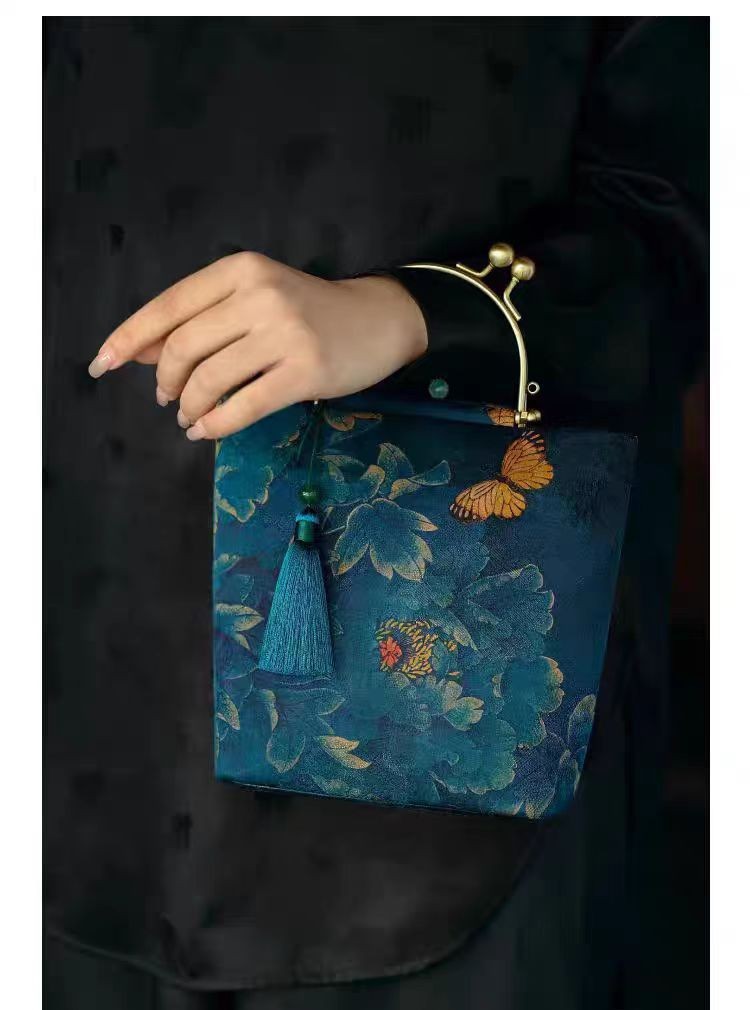 V888-ELOSUNG20521-202502241735-00 Modern Chinese Style Bucket Bag - Embroidered Handbag with Tassel 19x23x10cm - Image 1