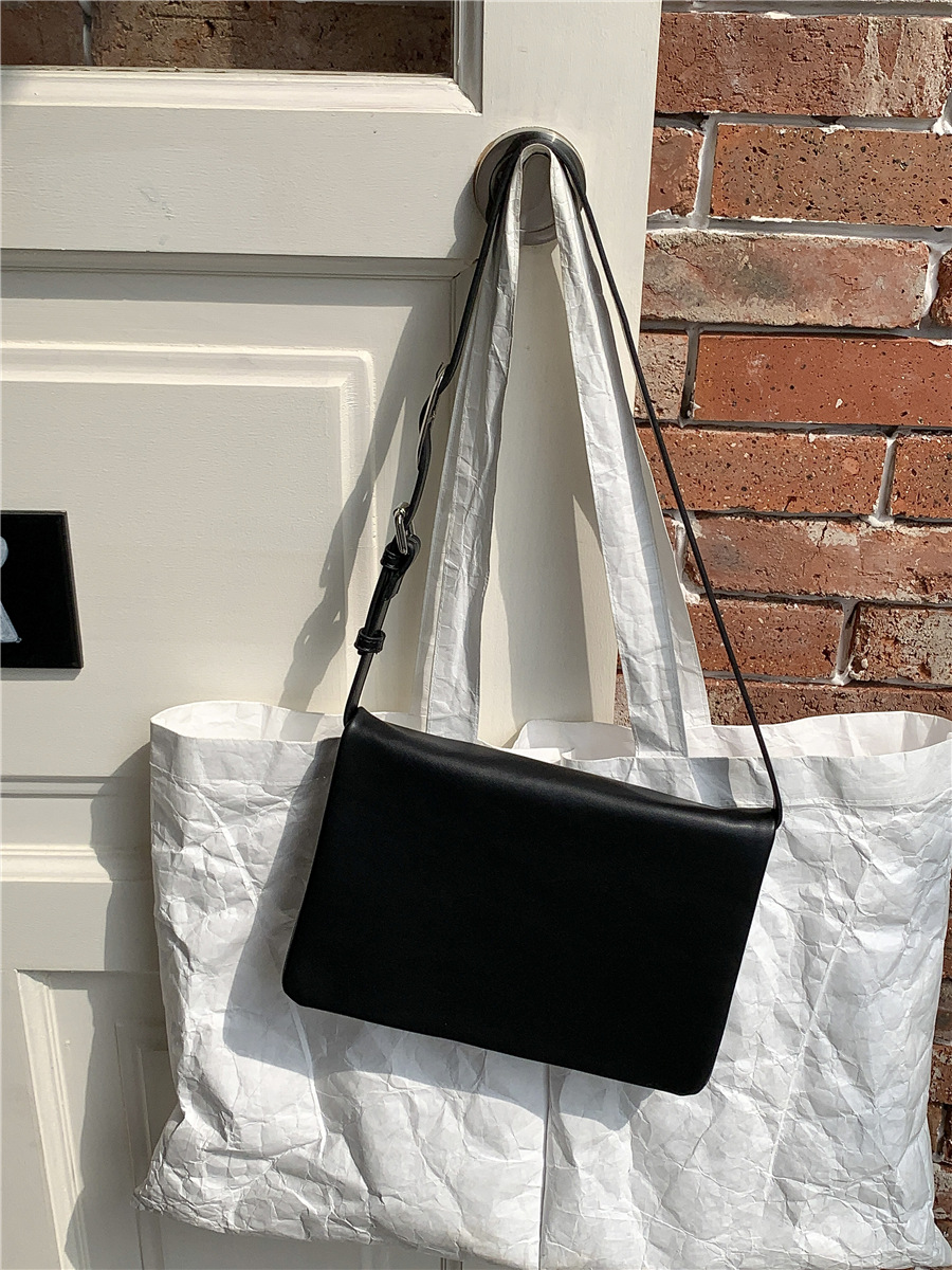 V888-ELOSUNG22430-202503251453-00 Black Minimalist Flap Shoulder Bag-Elegant Women's Double-Layer Crossbody - Image 1