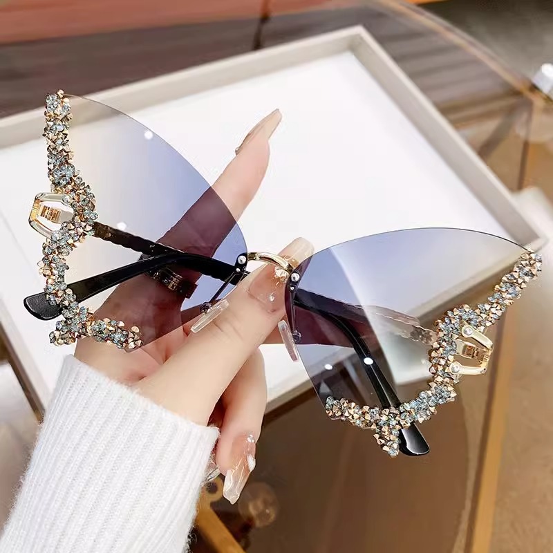 V888-ELOSUNG22689-202504011322-00 Gray yellow full diamonds 2 - PCS Fashion Street Style Sunglasses: Diamonte Butterfly Edition - Image 1