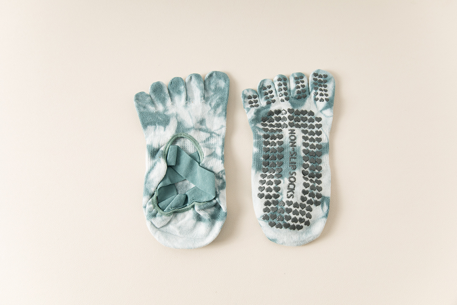 V888-ELOSUNG23367-202503272030-00 2 Pairs Green Tie-Dye Non-Slip Yoga Socks for Women - Five-Toe Cotton Blend Socks for Pilates and Indoor Sports - Image 1