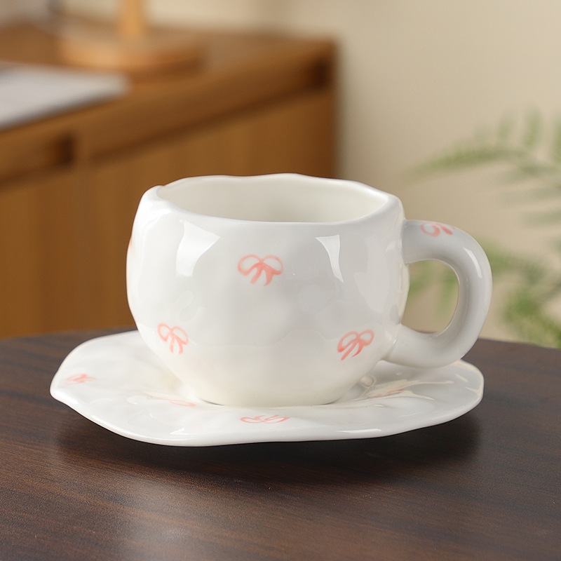 V888-ELOSUNG25531-202504281308-00 Hand-Painted Ceramic Coffee Cup and Saucer Set - Vintage Afternoon Tea(Pink bow) - Image 1