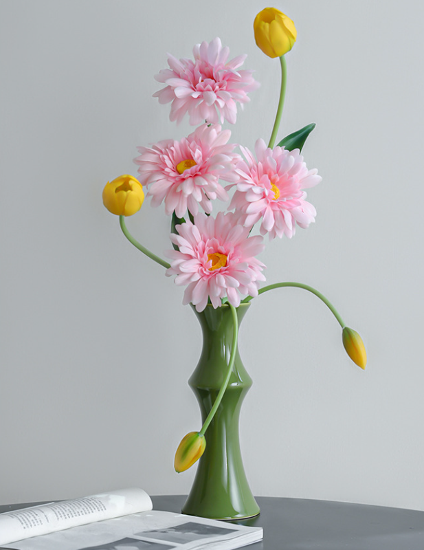 V888-ELOSUNG26229-202504211306-00 Glossy GreenCeramic Vase - Unique Bamboo-Look Design (20x8x5.5cm) - Image 1