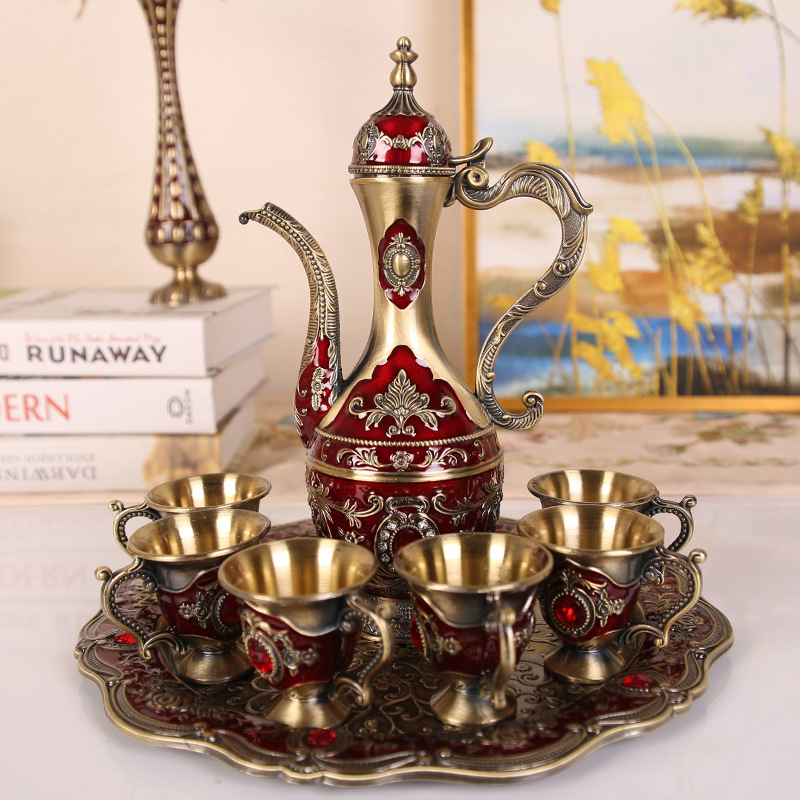 V888-ELOSUNG26383-202504281232-00 Elegant Gold Metal Serving Set - Decanter, 6 Cups, Tray (Copper+Red) - Image 1