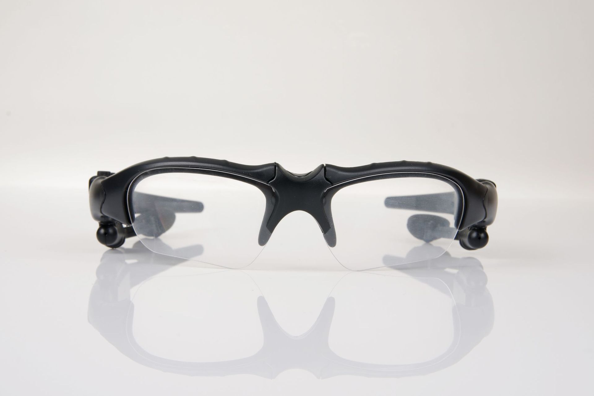 V888-ELOSUNG26578-202505081723-00 Transparent Bluetooth Sunglasses with Wireless Earbuds for Music and Calls - Image 1