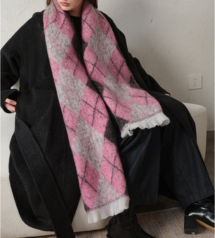V888-ELOSUNG26641-202505131746-00 (Black+Pink)Two-Tone Argyle Pattern Scarf - Ladies' Warm Fashion Neckwear, 210x33cm - Image 1