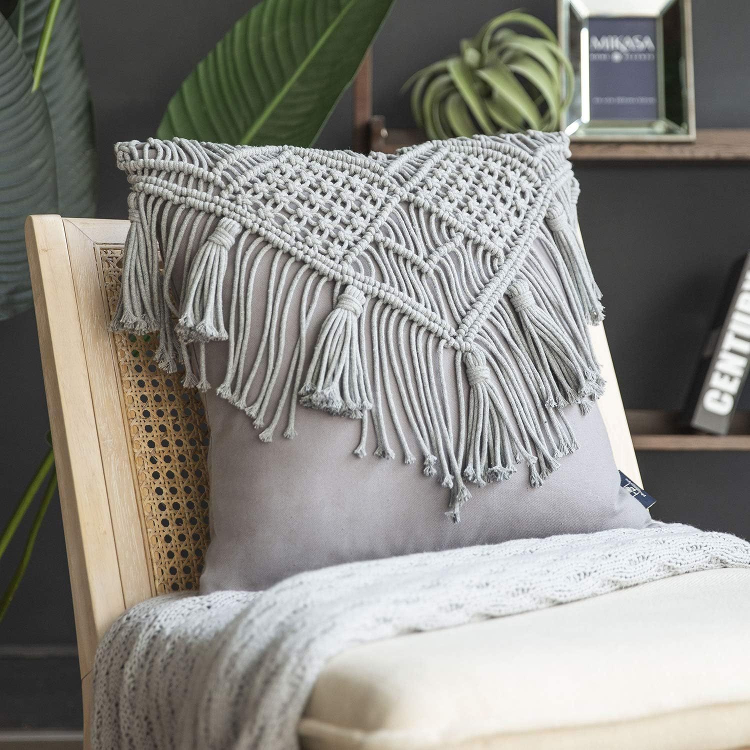 V888-ELOSUNG27274-202504281230-00 Grey Boho Chic Macrame Cushion Cover - Handmade Woven Cotton Linen Pillow Case with Tassels - Decorative Throw Pillow Sham 45x45cm (Cover Only) - Image 1