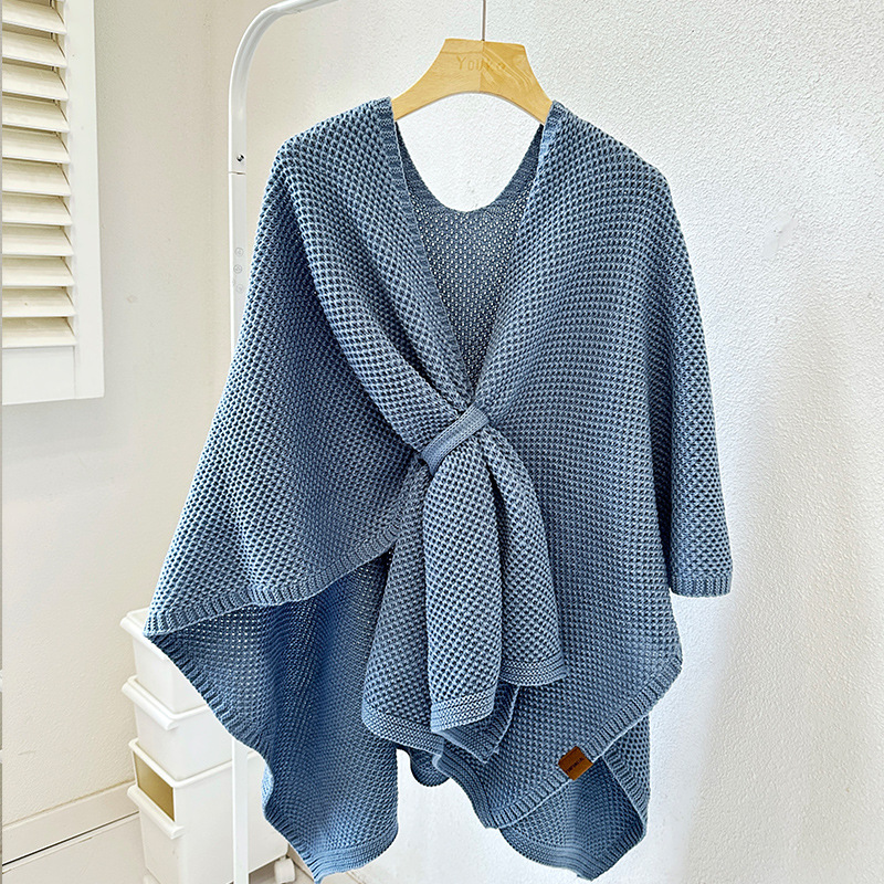 V888-ELOSUNG28423-202505131753-00 Blue Luxurious Faux Cashmere Knitted Cape - Large Buckled 90 x 140 cm Women's Versatile Shawl - Image 1