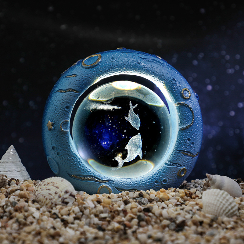 V888-ELOSUNG31000-202505191312-00 Celestial Ring LED Crystal Ball Lamp - 3D Engraving, Unique Gift (Dolphin companion) - Image 1
