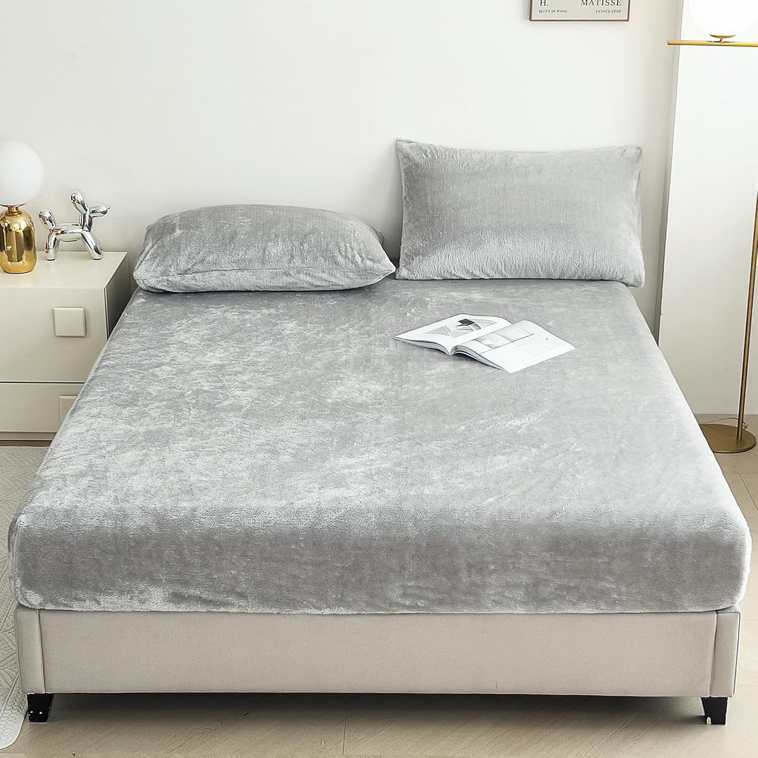 V888-ELOSUNG31119-202505231336-00 Light Gray Plush Crystal Velvet Fitted Sheet - Ultra Soft, Warm & Thick for Winter (99x190+36cm) - Image 1