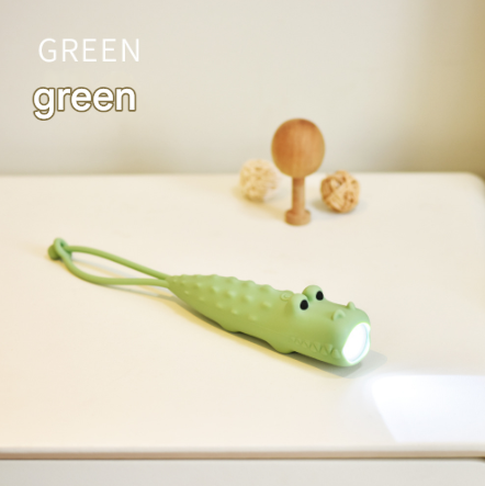 V888-ELOSUNG32110-202505281032-00 Green Adorable Crocodile Silicone LED Flashlight for Kids - USB Rechargeable, Dimmable Brightness, Portable Night Light - Image 1