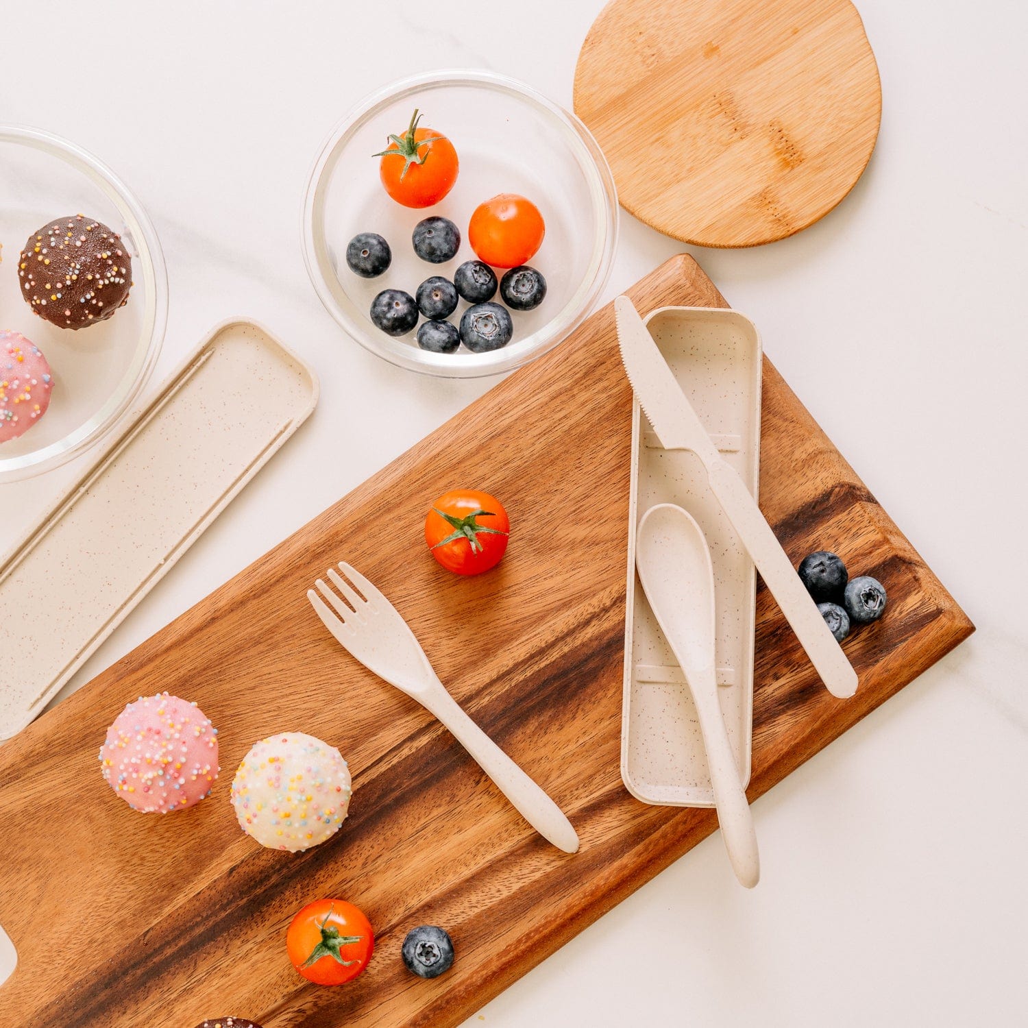 V915-CV0293-BE-203657-00 Clevinger Reusable Wheat Straw Fibre Cutlery Set with Case - Beige - Image 1