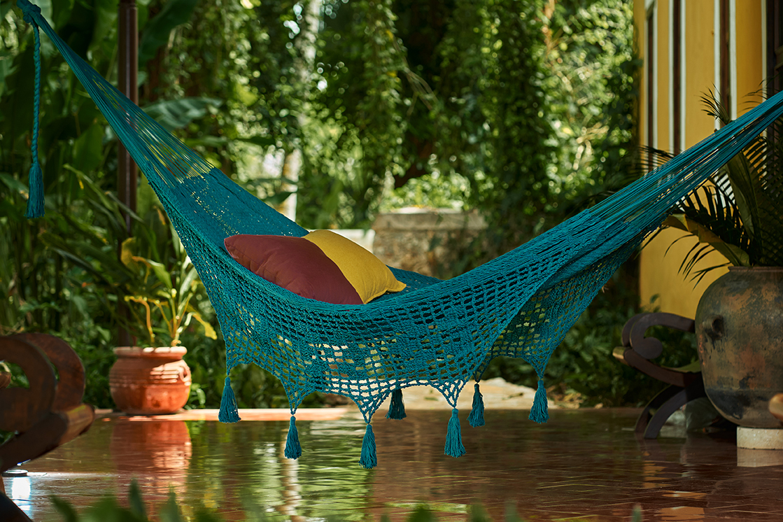 V97-TDKBONDI-52286-01 Outdoor undercover cotton Mayan Legacy hammock with hand crocheted tassels King Size Bondi - Image 1