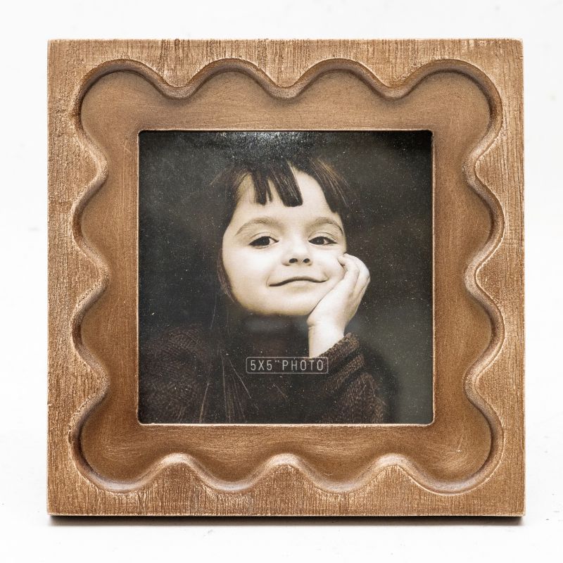 V637-91256PFR-202508251753-00 Designer Photo Frame 18cm - Image 1