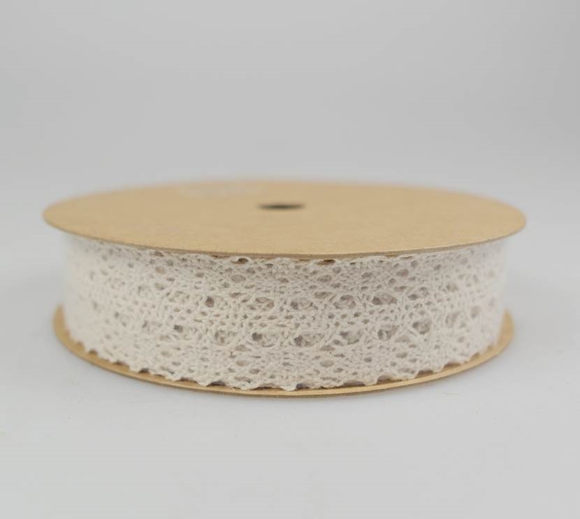 V637-CRA23632-202508251906-00 bulk 48 3m Cotton Lace Ribbon 28mm w Assort Display Box - Image 1