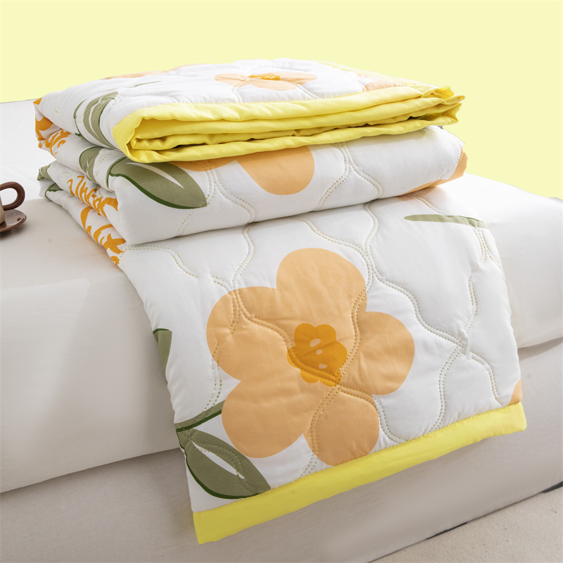 V888-ELOSUNG37054-202509220941-00 Lightweight Reversible Summer Quilt - Soft, Breathable & Machine Washable Comforter(150x200cm Fan Flower) - Image 1